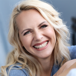 Shiny Smile Veneers cus1