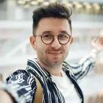 Shiny Smile Veneers cus3